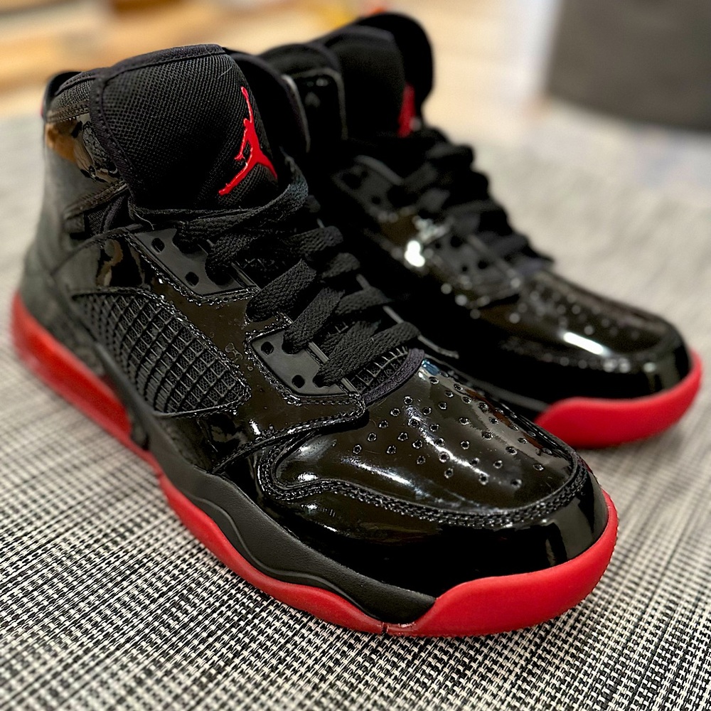 Jordan Mars 270 "Bred" - Picture 1 of 6